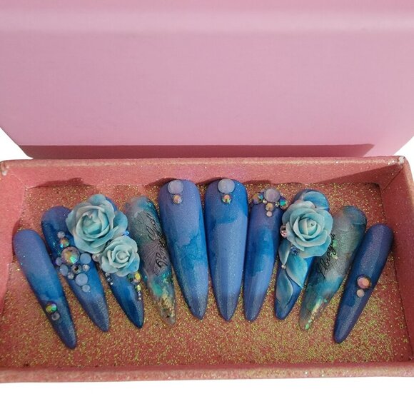 10 pcs Blue Rose Victorian Style Fingernails - Picture 9 of 9